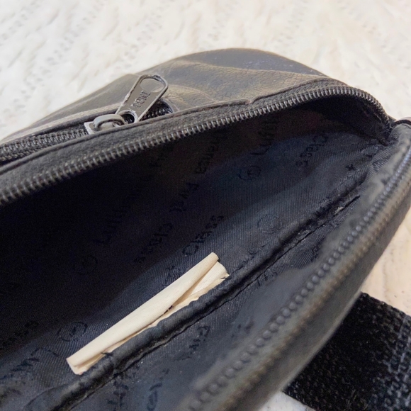 Lufthansa First Class, Black Leather Fanny Pack - Picture 9 of 10